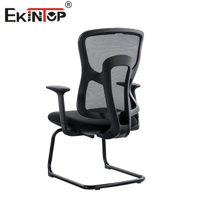 Współczesne ergonomiczne krzesło biurowe z siatki na biurko bez kółek