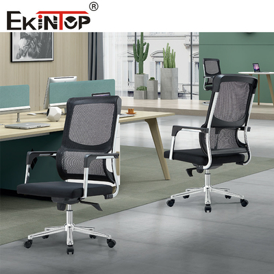 Krzesło biurowe ergonomiczne z czarną siatką w nowoczesnym stylu