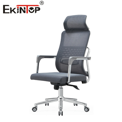 Ergonomiczne krzesło biurowe z materiałem szarej siatki i oparciem na głowę