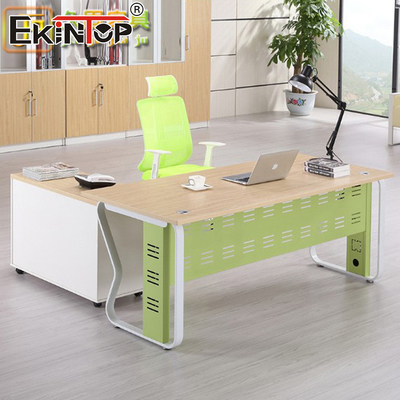 Walnut Manager Biuro Dyrekcyjne Biuro w stylu nowoczesnym Drewniane biurko w rogu