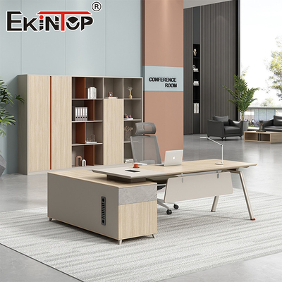 Komercyjny Styl Biuro Wykonawcze Duże biuro w Walnut Wood
