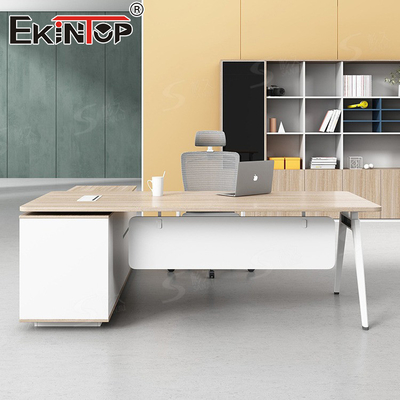 Biuro Walnut Executive Biuro w stylu nowoczesnym Biuro na zamówienie